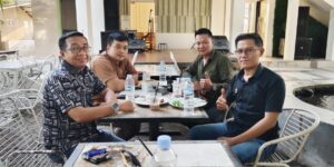 Ngopi Santai Bersama Ketua Dewan Penasehat LBH-KIS Efril Hadi, M.Kes. Perkuat Sinergi dan Kontrol Sosial di Bidang Kesehatan